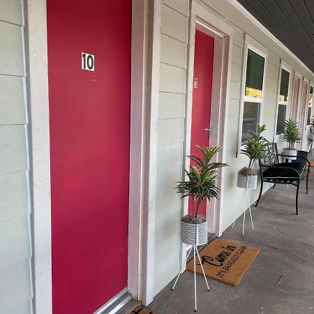 Millz Manor Hotel Fall River Mills Ngoại thất bức ảnh